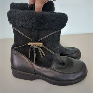 Ortho line by HOOPOE Women's black Platform Leather Snow Boots 9